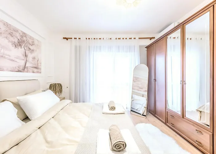 Premium , Marina , Center , Beachfront *