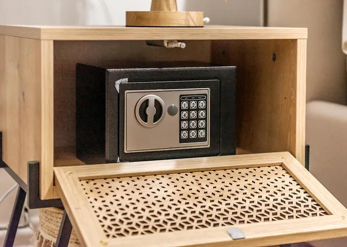 Premium , Marina , Center , Beachfront Apartment *