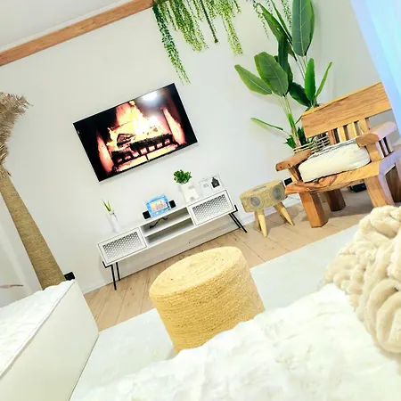 Premium , Marina , Center , Beachfront דירה *